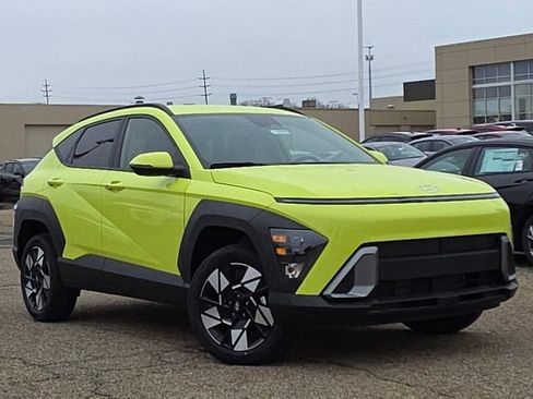 Certified 2025 Hyundai Kona SEL image 2