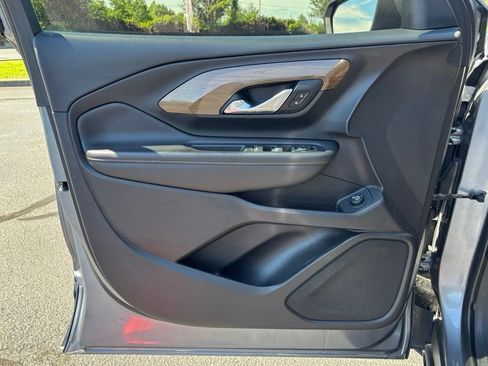 Used 2020 GMC Terrain SLE w/ Driver Convenience Package FWD image 12