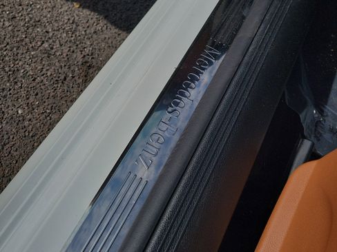 Used 2023 Mercedes-Benz E 450 Cabriolet image 12