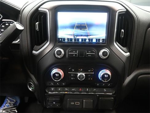 Used 2020 GMC Sierra 2500 AT4 w/ AT4 Premium Package image 12