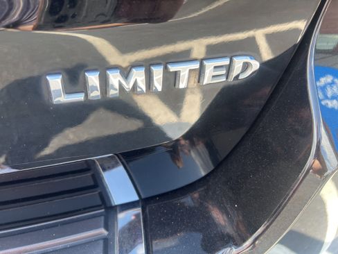 Used 2018 Jeep Grand Cherokee Limited w/ Trailer Tow Group IV image 28