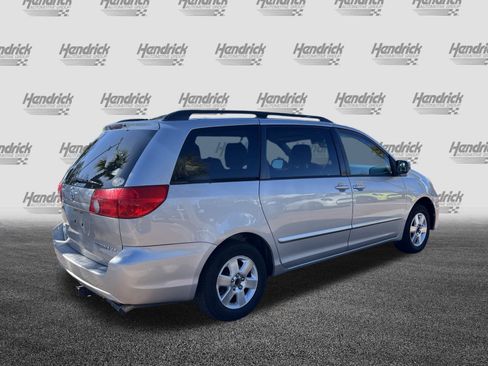 Used 2009 Toyota Sienna LE image 10