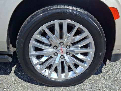 Certified 2024 GMC Yukon XL Denali w/ Denali Reserve Package AWD/4WD image 8