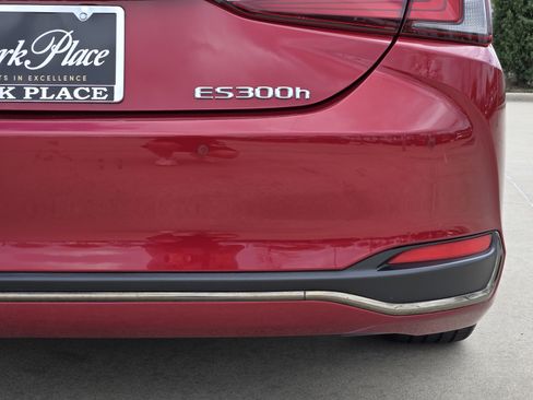 Used 2024 Lexus ES 350 w/ Premium Package image 18