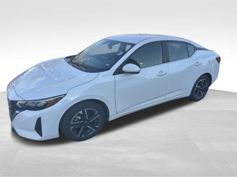 Used 2024 Nissan Sentra SV image 4