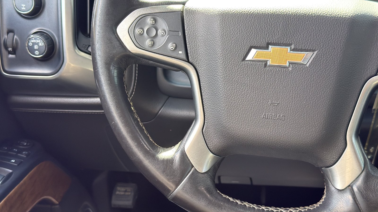 Used 2019 Chevrolet Silverado 2500 LTZ w/ Duramax Plus Package AWD/4WD image 16