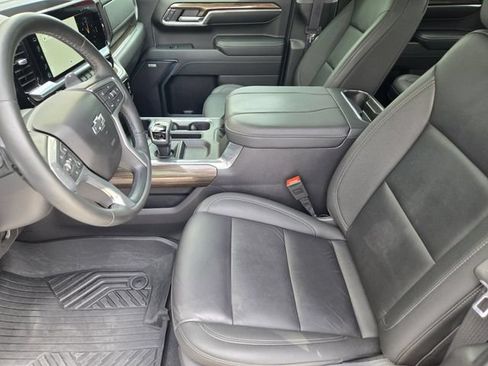 Used 2024 Chevrolet Silverado 1500 LT Trail Boss w/ Convenience Package II AWD/4WD image 16