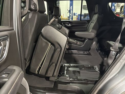 Used 2023 GMC Yukon SLT w/ SLT Premium Package image 41