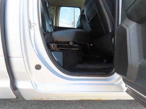 Used 2018 RAM 1500 Laramie RWD image 15
