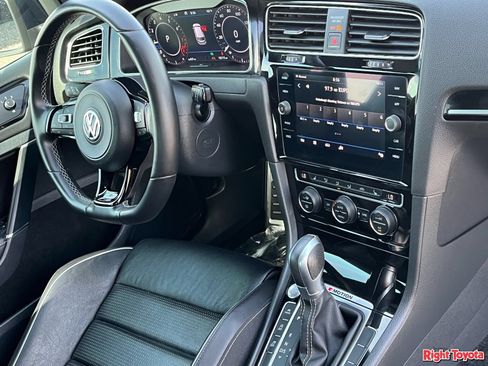 Used 2018 Volkswagen Golf R 4-Door AWD/4WD image 12