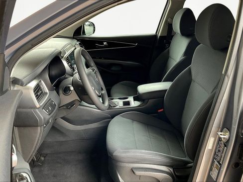 Used 2020 Kia Sorento LX image 22