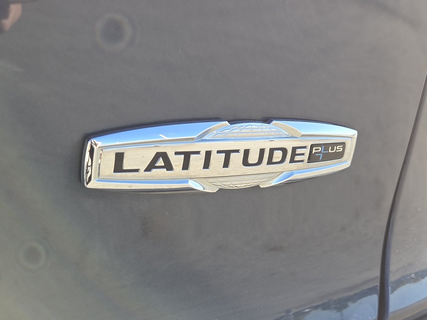 Used 2019 Jeep Cherokee Latitude Plus w/ Comfort/Convenience Group AWD/4WD image 9