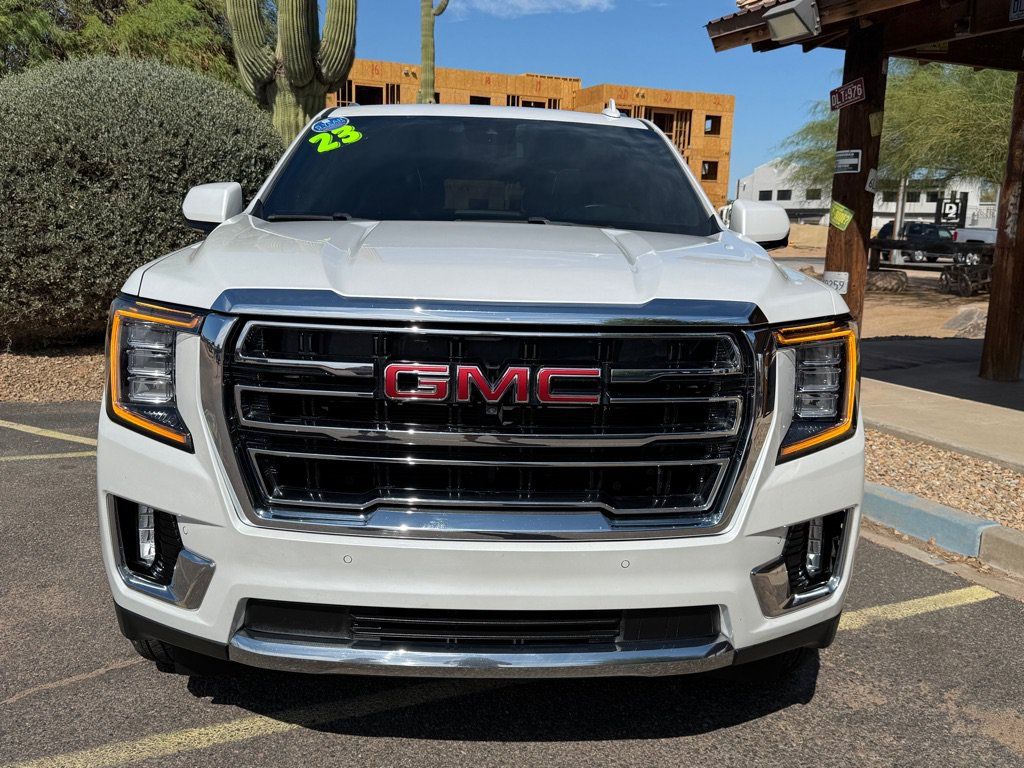 Used 2023 GMC Yukon SLT w/ SLT Premium Package AWD/4WD image 4