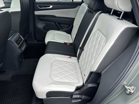 Used 2025 Volkswagen Atlas Cross Sport SEL Premium R-Line image 11