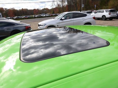 Used 2015 Dodge Challenger SRT w/ Technology Group image 10