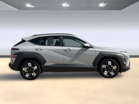 Used 2024 Hyundai Kona SEL FWD image 8