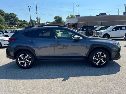 Used 2024 Subaru Crosstrek 2.0i Premium AWD/4WD image 2