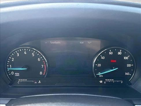 Used 2022 Ford Explorer XLT w/ Equipment Group 202A image 10