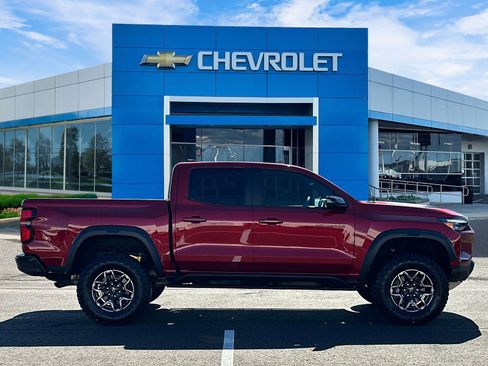 Certified 2024 Chevrolet Colorado ZR2 w/ Safety Package AWD/4WD image 5