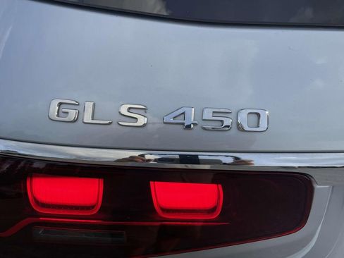 Used 2024 Mercedes-Benz GLS 450 4MATIC image 9