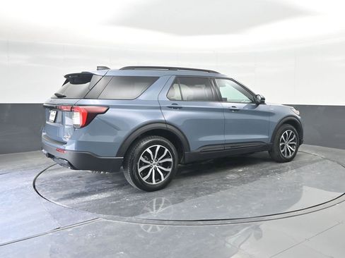 Used 2025 Ford Explorer ST-Line image 15
