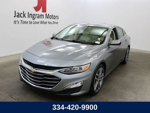 Used 2024 Chevrolet Malibu LT FWD image 1