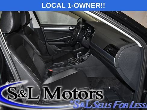 Used 2024 Volkswagen Jetta SE image 28