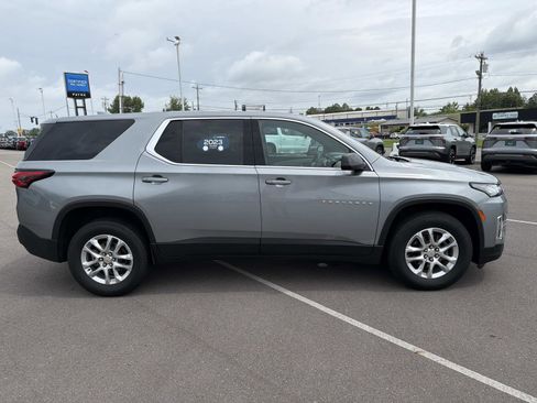 Certified 2023 Chevrolet Traverse LS FWD image 8