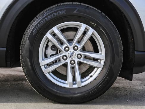 Used 2023 Ford Explorer XLT w/ Equipment Group 202A image 11