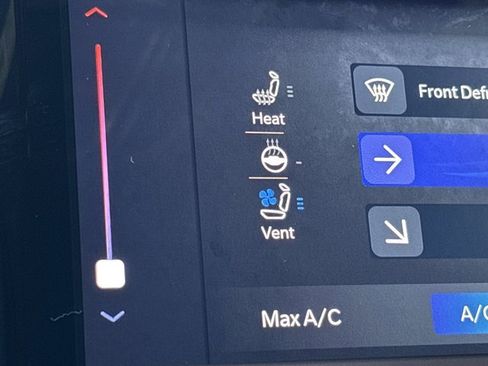 Used 2024 Jeep Grand Cherokee Overland image 35