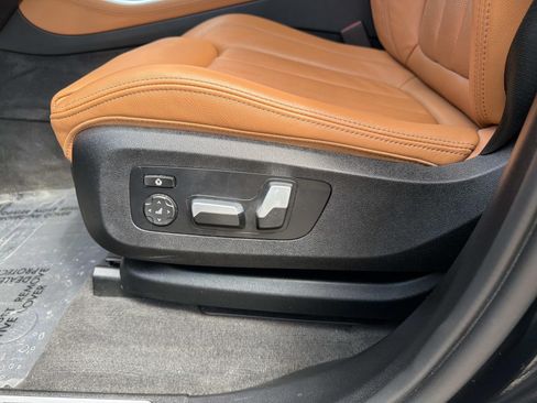 Used 2022 BMW X5 xDrive45e w/ M Sport Package AWD/4WD image 19
