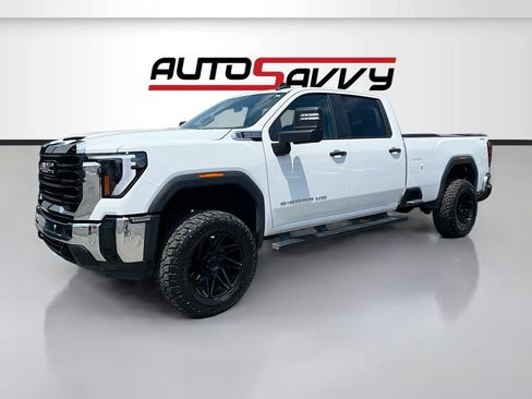 Used 2025 GMC Sierra 2500 Pro w/ 1SA Pro Safety Plus Package AWD/4WD image 3