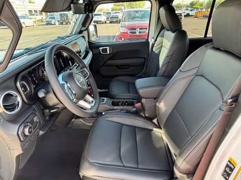 New 2026 Jeep Wrangler Unlimited Sahara AWD/4WD image 21