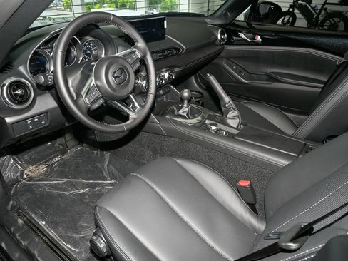 New 2026 MAZDA MX-5 Miata RF Grand Touring RWD image 5