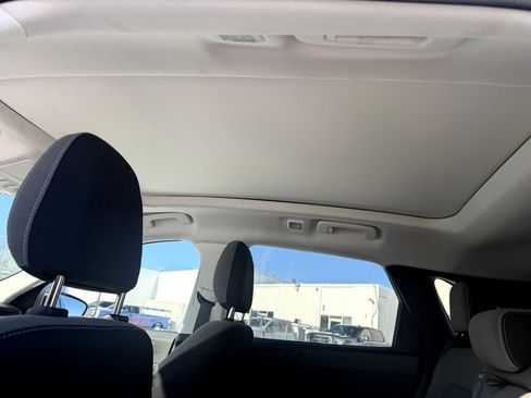 Used 2022 Ford Escape SE w/ SE Sport Appearance Package image 18