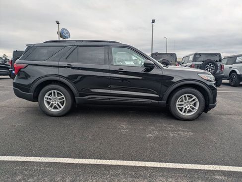 New 2026 Ford Explorer Active AWD/4WD image 3