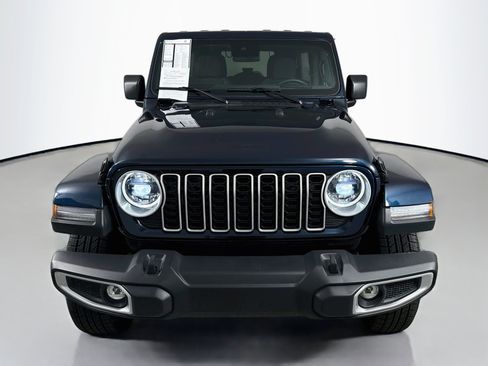 Used 2025 Jeep Wrangler Unlimited Sahara AWD/4WD image 2