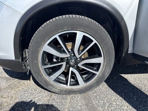 Used 2019 Nissan Rogue SL AWD/4WD image 25