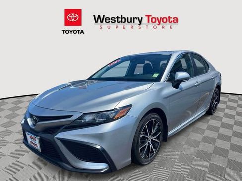 Certified 2024 Toyota Camry SE w/ Cold Weather Package AWD/4WD image 3
