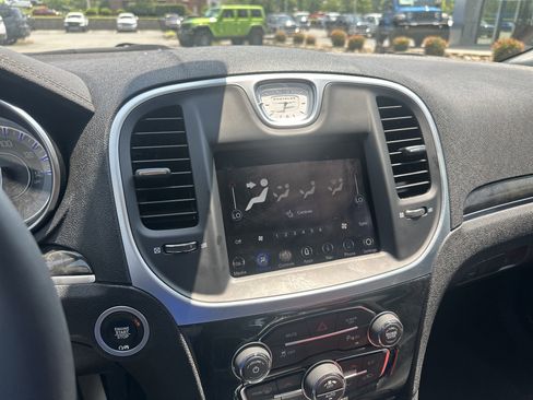 New 2023 Chrysler 300 Touring L w/ Popular Equipment Group image 33