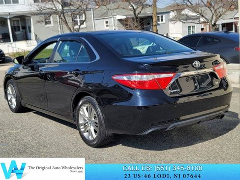 Used 2017 Toyota Camry SE image 4