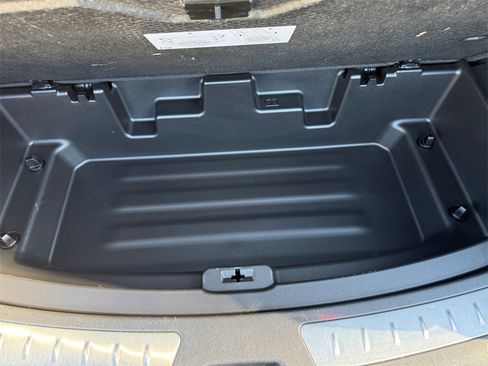 Used 2023 Buick Enclave Essence image 31