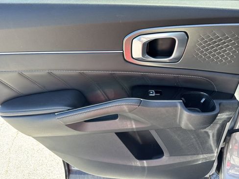 Used 2022 Kia Sorento SX image 21
