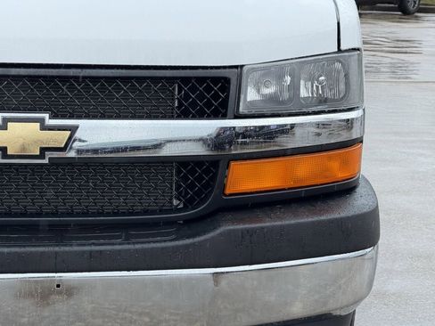Used 2024 Chevrolet Express 2500 w/ Driver Convenience Package RWD image 4