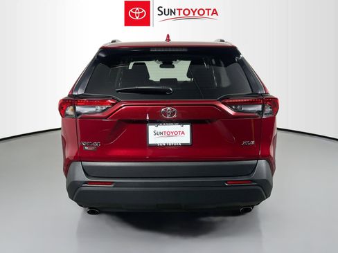 Used 2025 Toyota RAV4 XLE w/ Convenience Package FWD image 5