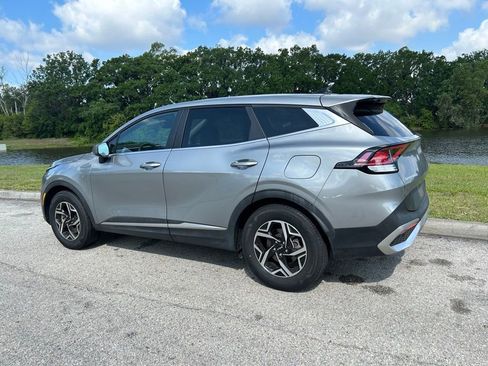 Used 2023 Kia Sportage LX FWD image 3