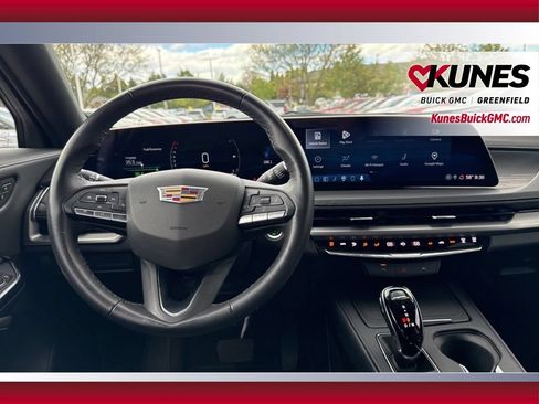 Used 2025 Cadillac XT4 Premium Luxury AWD/4WD image 44