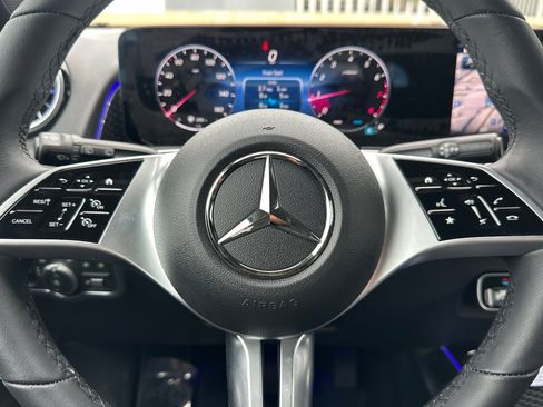 New 2025 Mercedes-Benz GLB 250 image 23