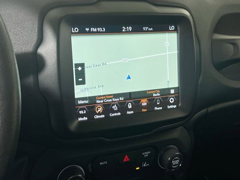 Used 2022 Jeep Renegade Latitude w/ Convenience Group AWD/4WD image 13
