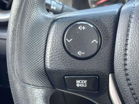 Used 2016 Toyota RAV4 LE image 19